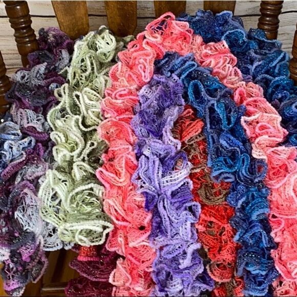 NEW Handmade knit ruffle scarf. - Picture 14 of 14